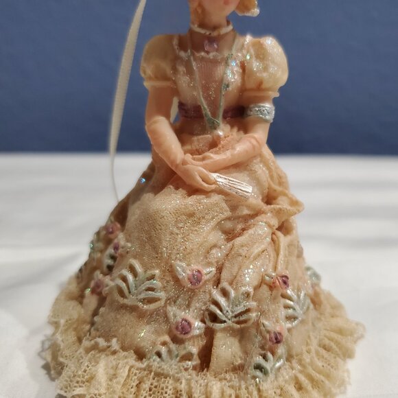 Southern Belle Hanging Ornament/Parasol Hanging Ornament with Lace & Pearls - Picture 5 of 11
